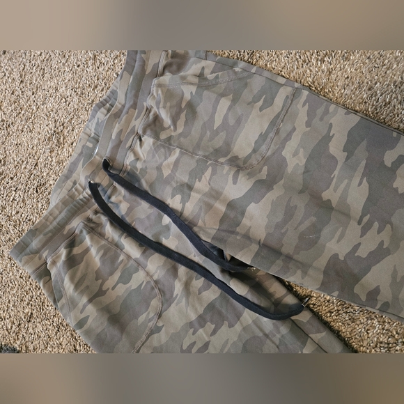 Sold Zyia Active Camo Joggers Fitness Excersize Pants - Picture 3 of 6